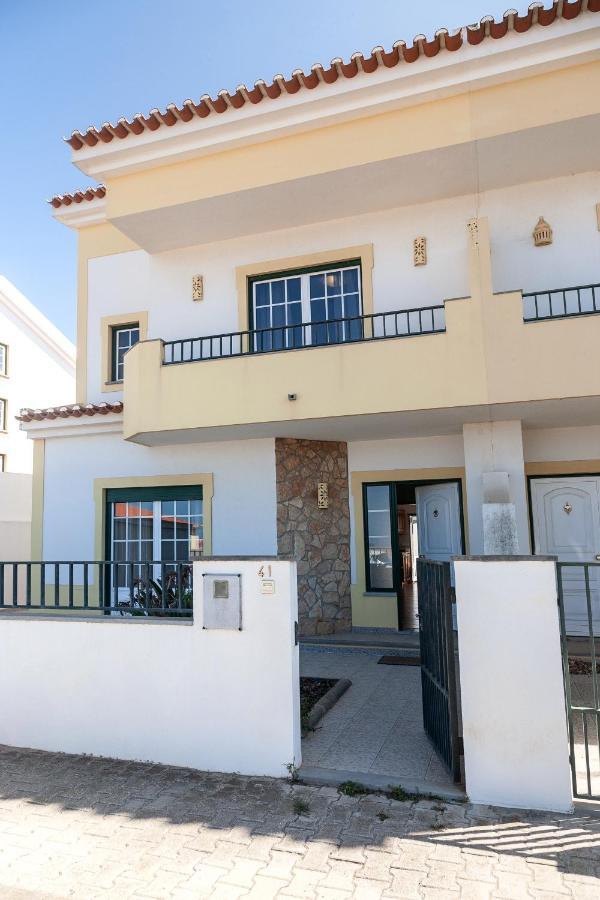 Ocean Breeze Villa Atouguia Da Baleia Luaran gambar