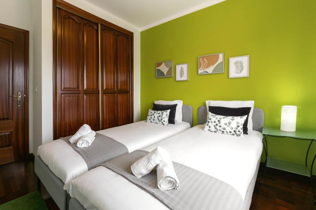 Ocean Breeze Villa Atouguia Da Baleia Luaran gambar
